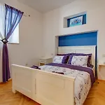 Sansegus Susak